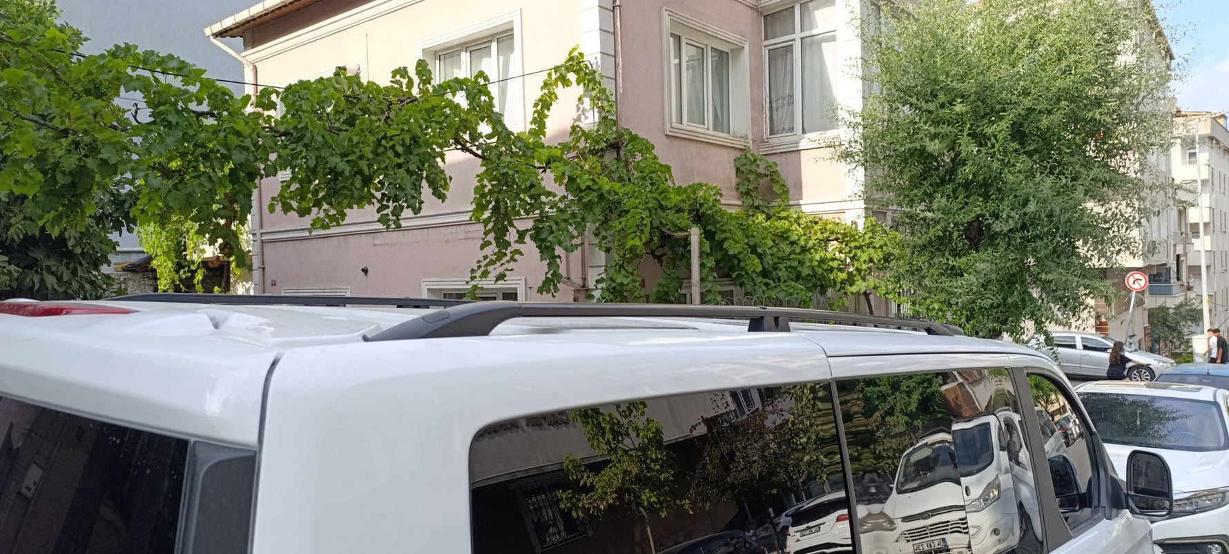 Ford Transit Custom L1 Kısa (2023-2026) Alüminyum Tavan Rayları, Plus - Siyah
