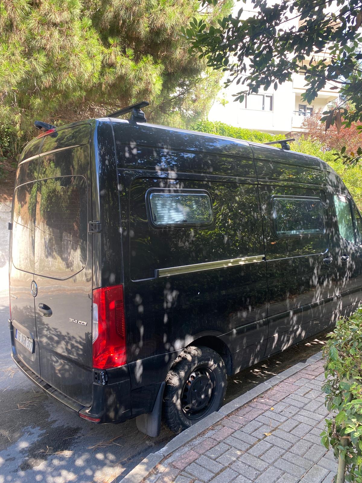 H1 Ladder Roof Rack 2018- On Sprinter Low Roof (144 WB) Roof Rack Siyah