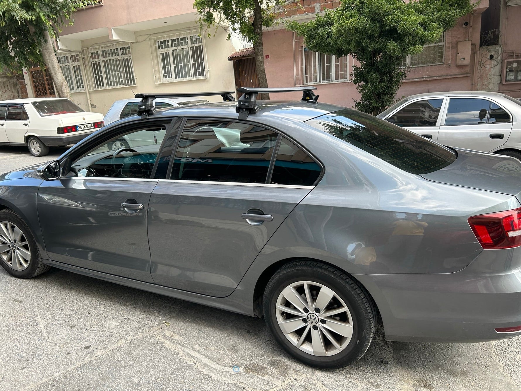 Volkswagen Jetta 2005-2011 Oluksuz Üst Tavan Portbagaj Taşıyıcı Ara Atkısı Toros Serisi Pro 4 Gri