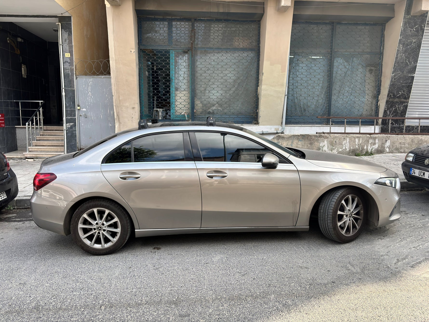 Paw Mercedes-Benz A-Serisi Sedan (W177) 2018-2025 Ara Atkı Portbagaj Taşıyıcı - Pro 3 Gri