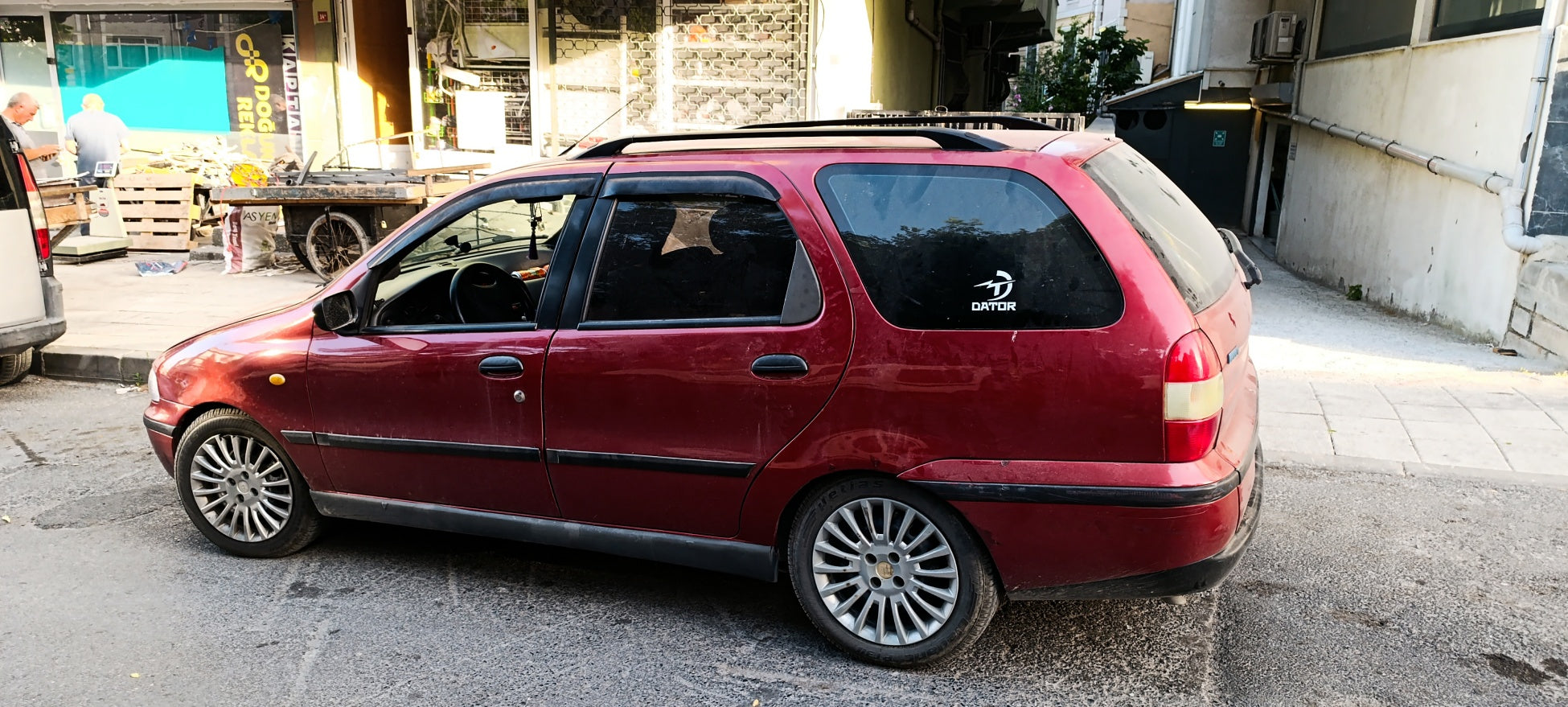 Image alt