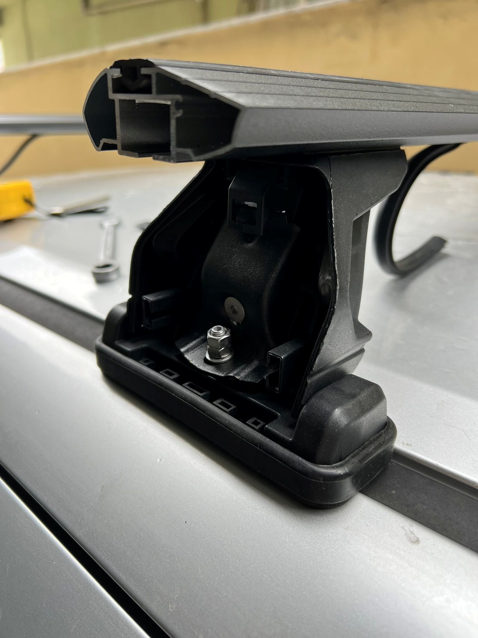 Suzuki Swift 2010-2017 Tavan Taşıyıcı Ara Barlar – Vidalı Montaj, Toros Fix Pro, Siyah
