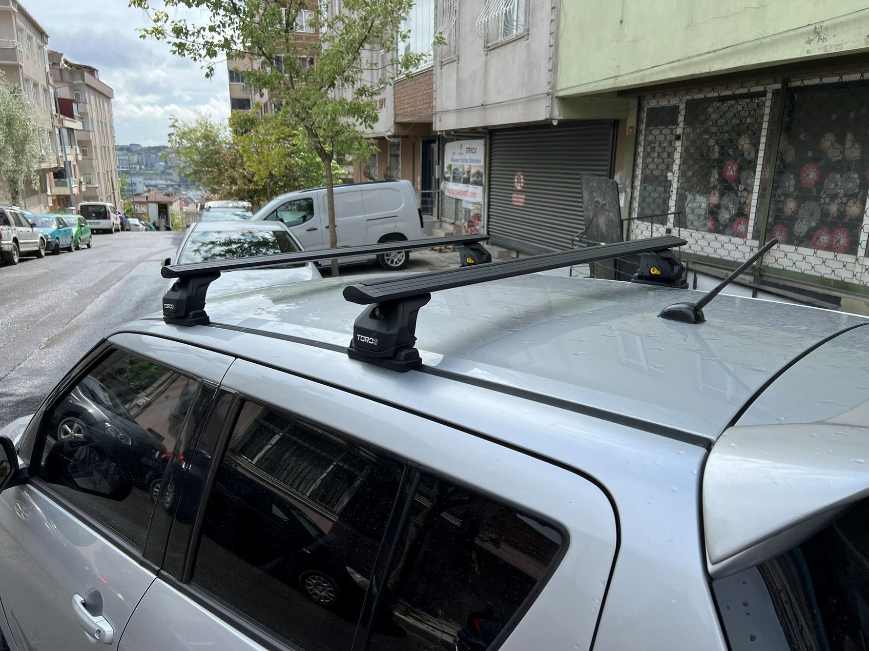 Suzuki Swift 2010-2017 Tavan Taşıyıcı Ara Barlar – Vidalı Montaj, Toros Fix Pro, Siyah