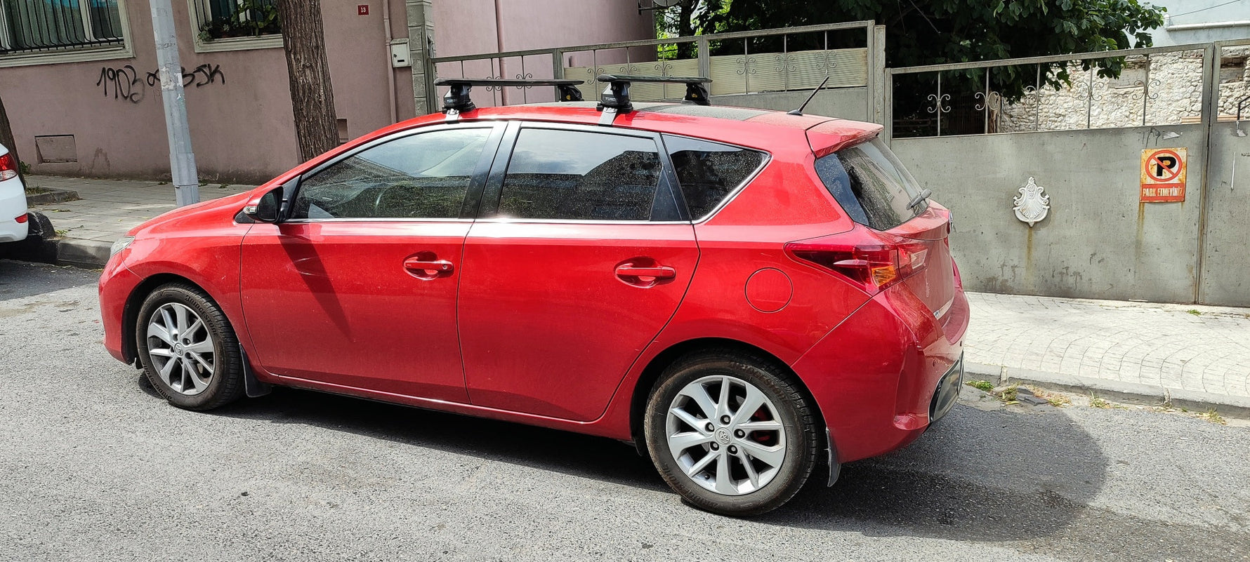 Toyota Auris 2013-2019 Oluksuz Üst Tavan Portbagaj Taşıyıcı Ara Atkısı Toros Serisi Pro 4 Siyah (Glass Roof)
