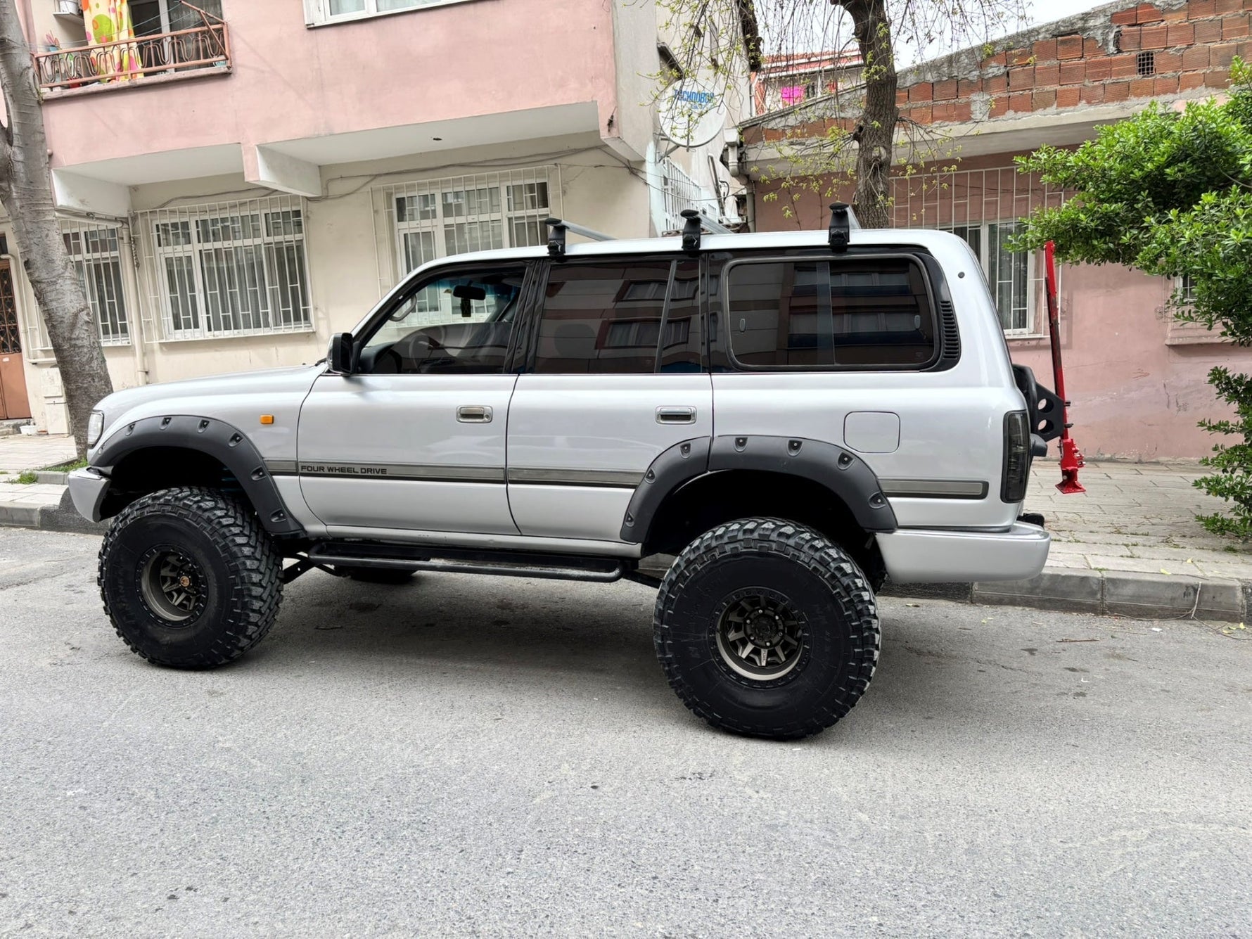 Toyota Land Cruiser Vx 80 Yagmur Oluklu Üst Tavan Taşıyıcı Ara Atkısı Paw Siyah