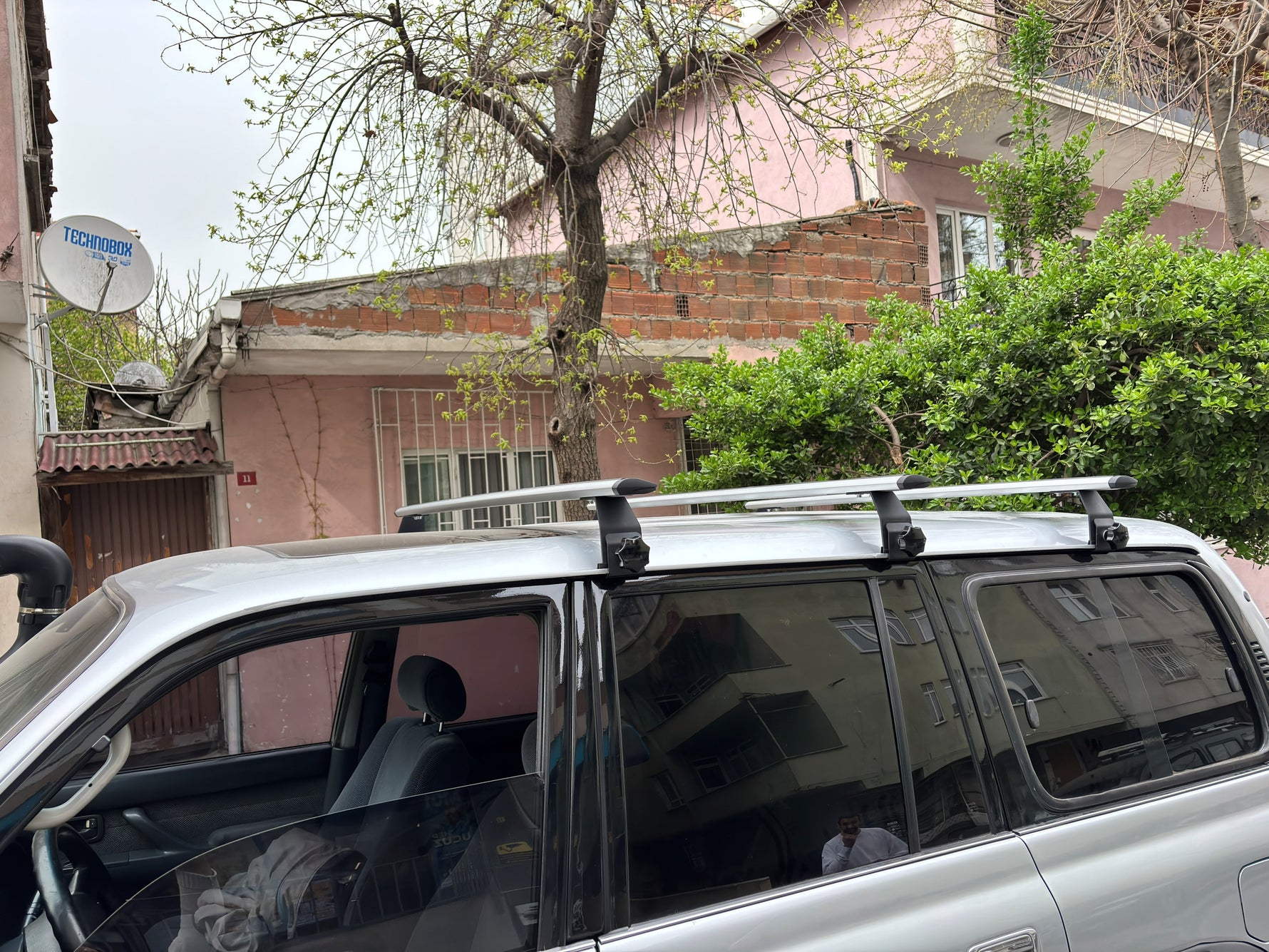 Toyota Land Cruiser Vx 80 Yagmur Oluklu Üst Tavan Taşıyıcı Ara Atkısı Paw Siyah