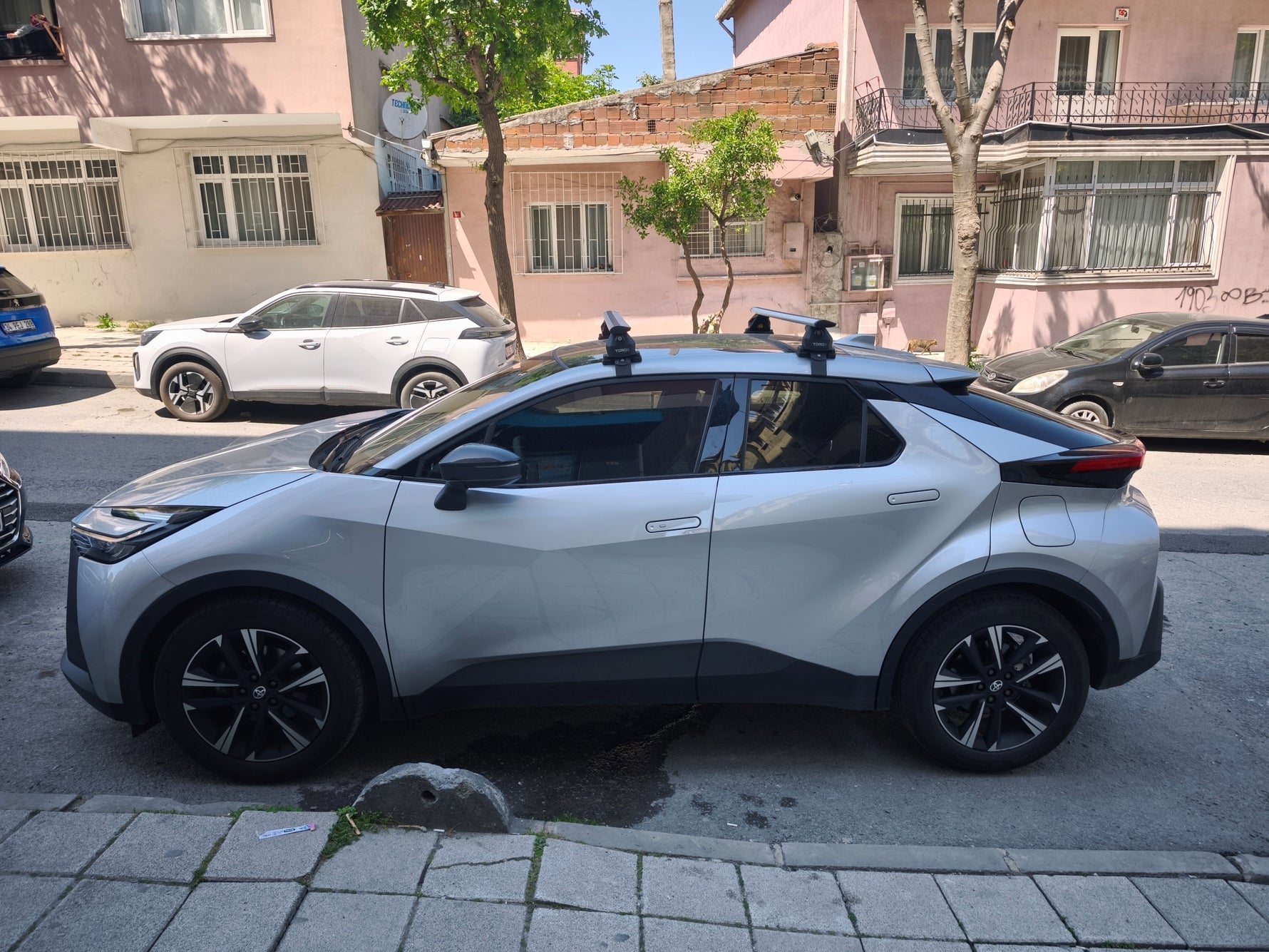 Toyota C-Hr 2023-2025 Oluksuz Üst Tavan Portbagaj Taşıyıcı Ara Atkısı Toros Serisi Pro 4 Gri
