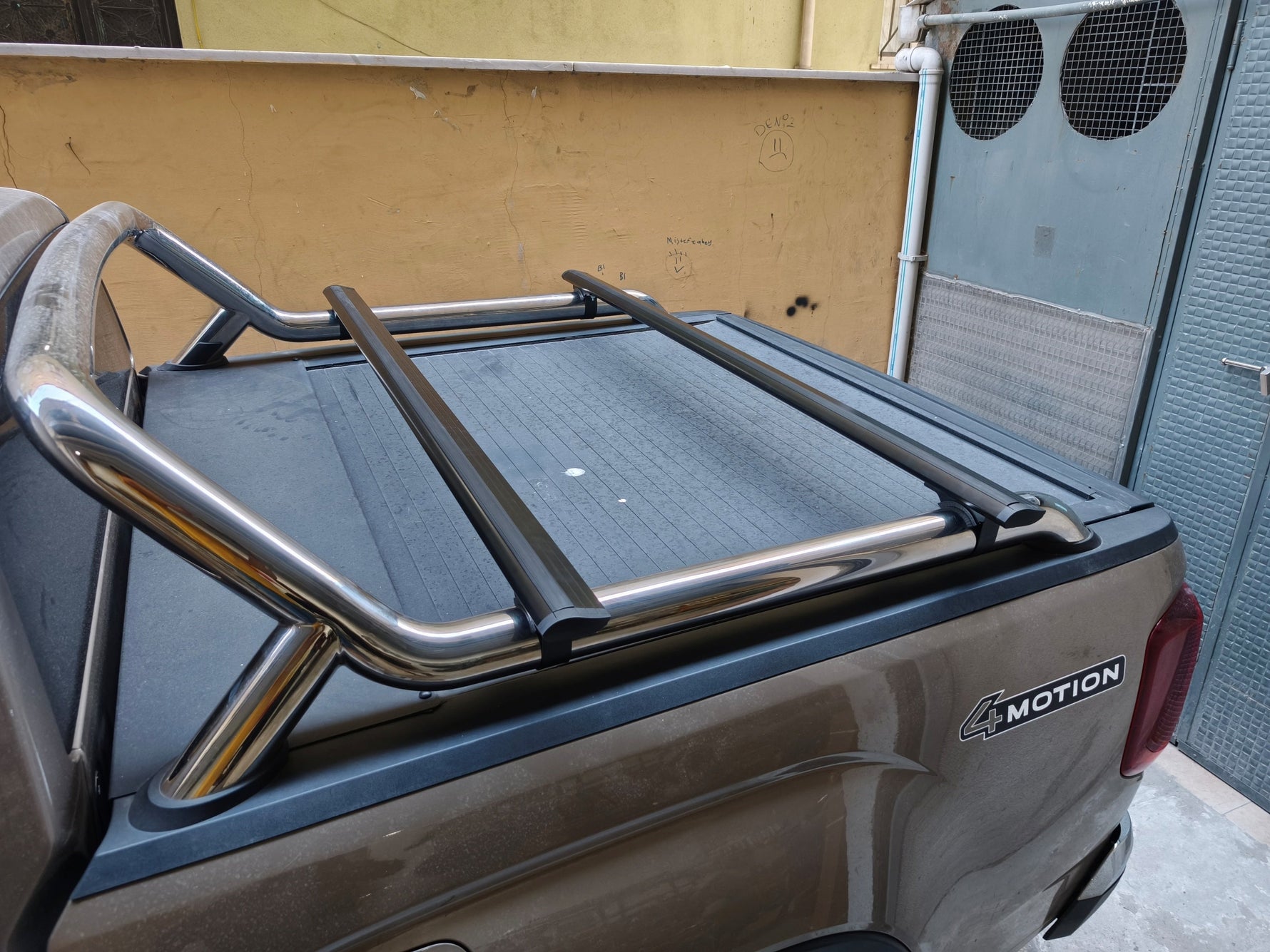 Volkswagen Amarok (2020-2025) Kasa Üstü Bed Rack Taşıyıcı Bar Siyah | Rollbar Uyumlu |