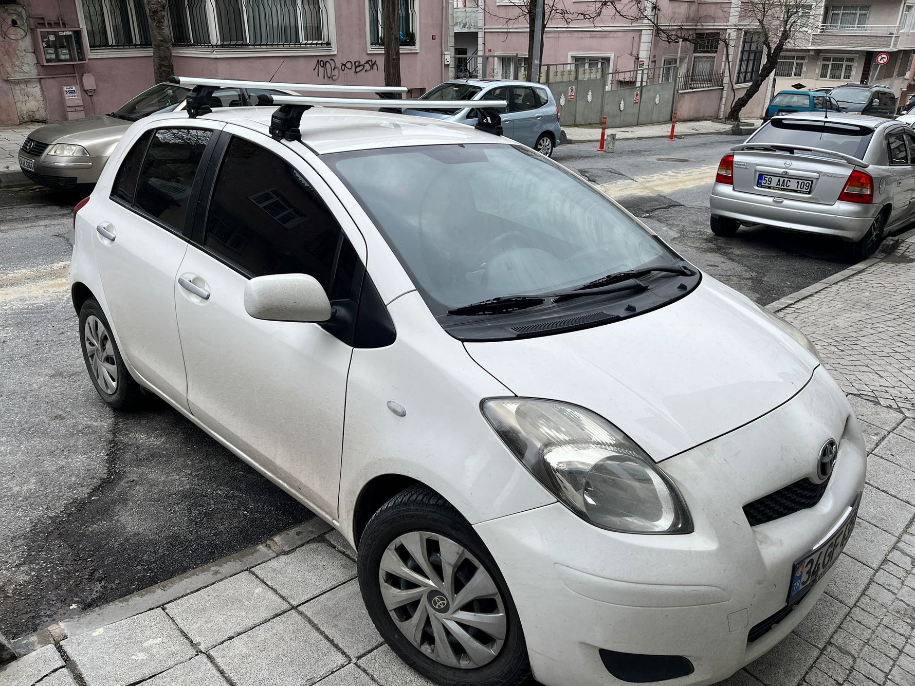 Toros Toyota Yaris HB (2006-2011) Oluksuz Tavan Ara Atkı Portbagaj Taşıyıcı Pro 4 Siyah