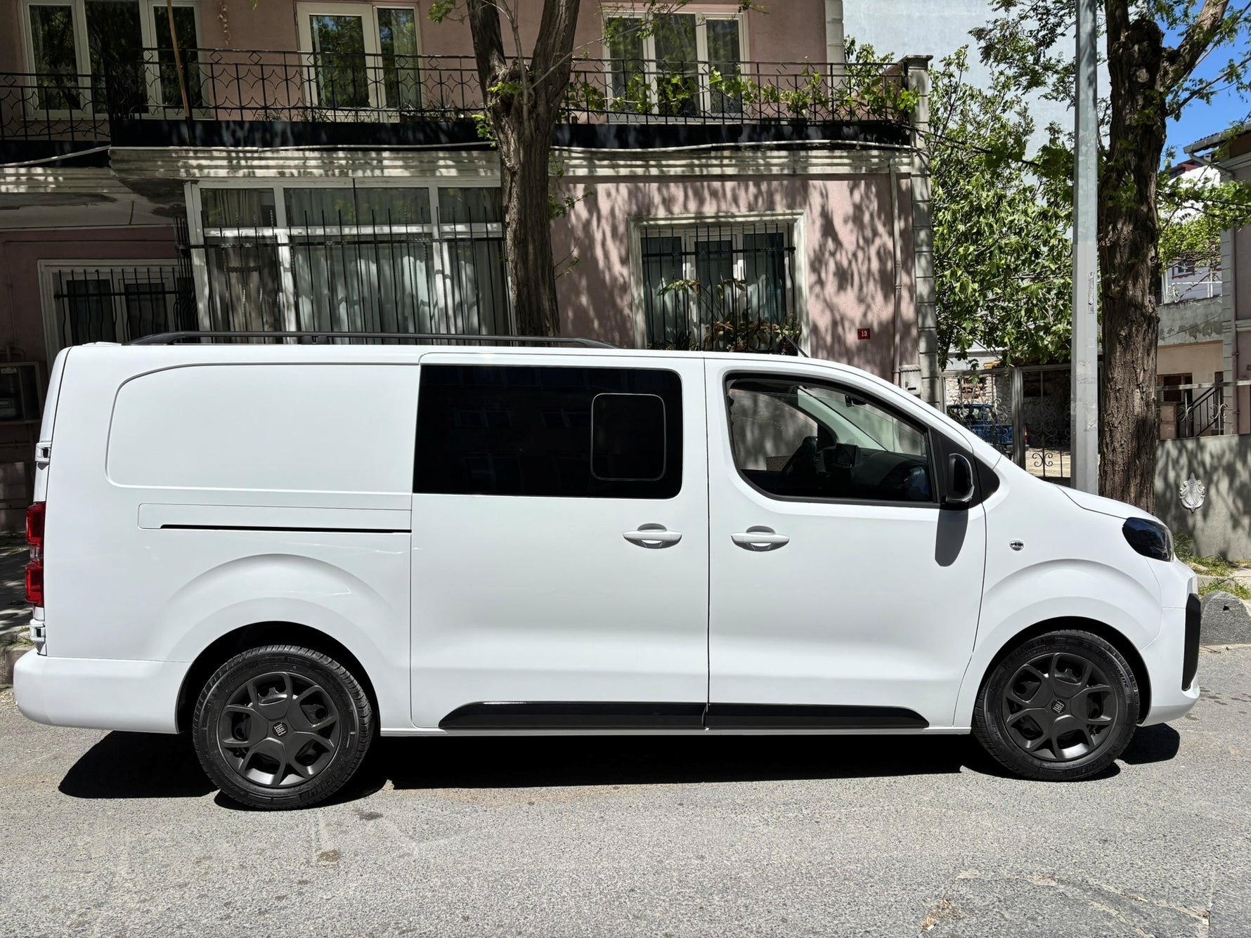 Citroen Jumpy Mk3 2016-2025 Kısa Şase Araç Üstü Alüminyum Tavan Yan Rayları Plus Serisi - Gri