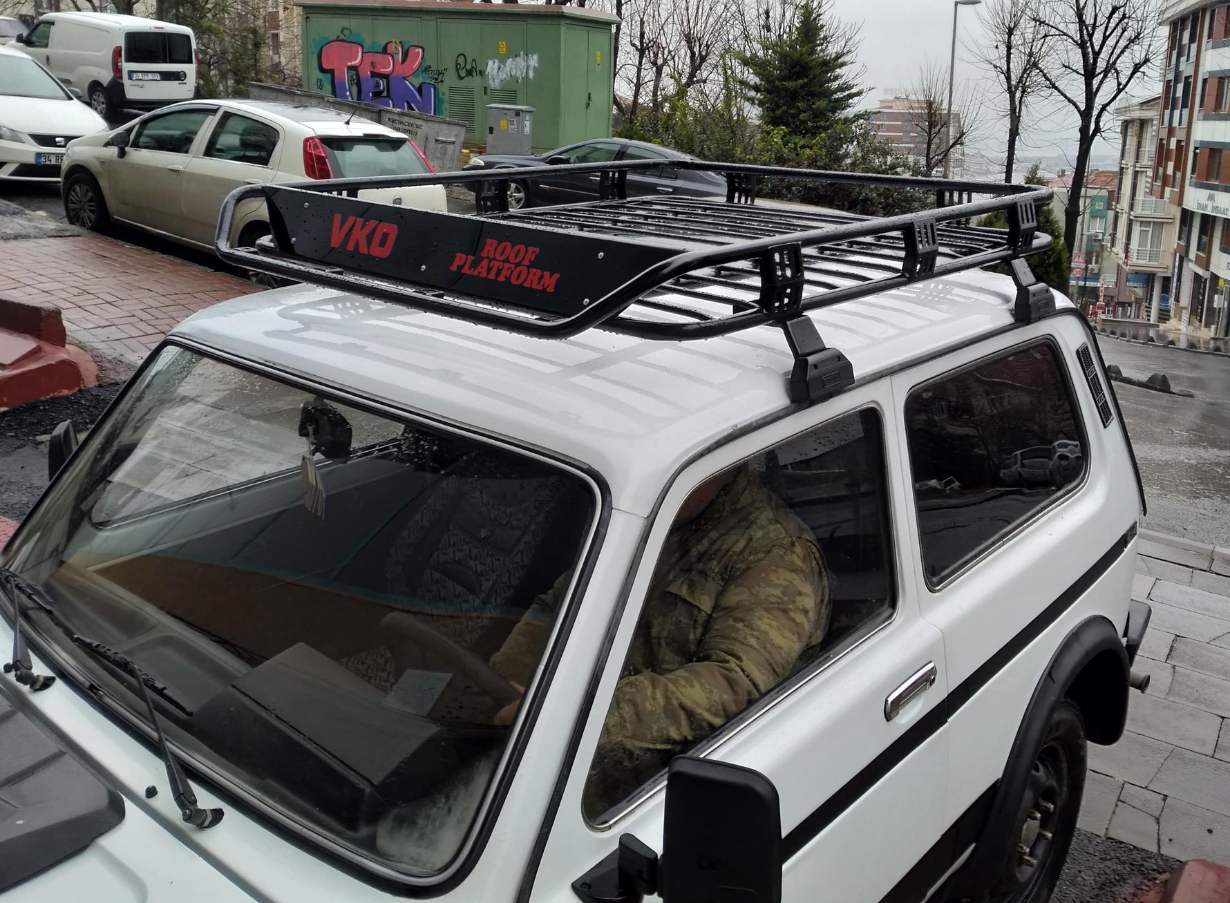 Lada Niva 1977-2024 Shark Model Araç Üstü Tavan Sepeti